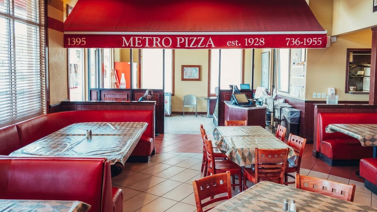 Join Las Vegas's Neighborhood Pizzeria